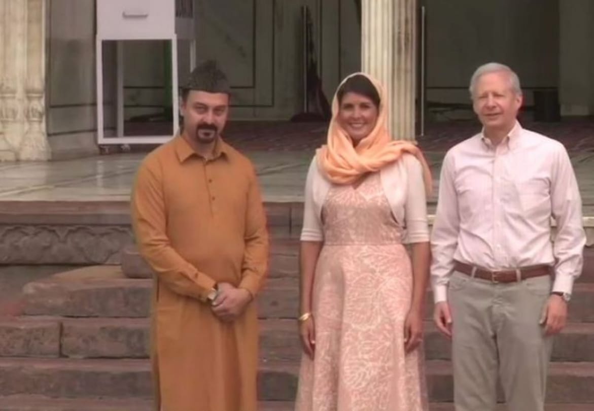 US ambassador to the UN nikki haley visits Gurudwara Sis Ganj Sahib in Delhi