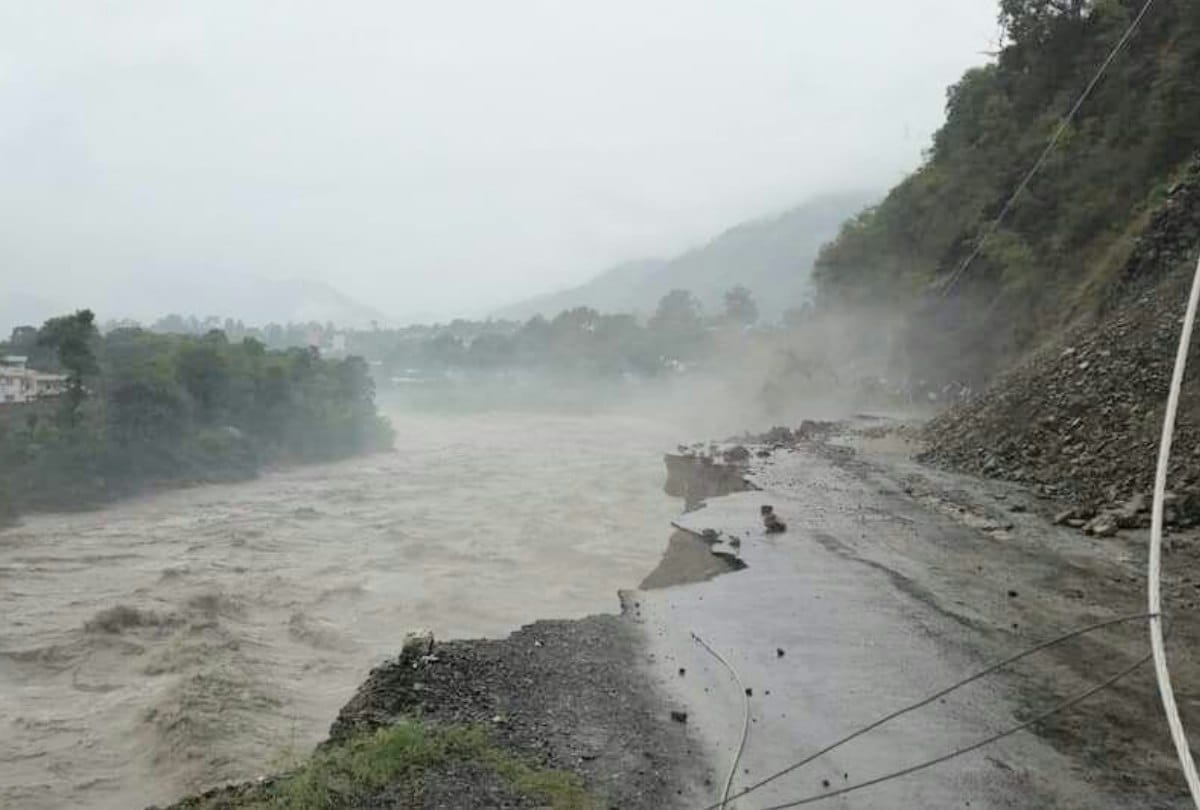 monsoon active in himachal pradesh roads collapse water level rises in rivers