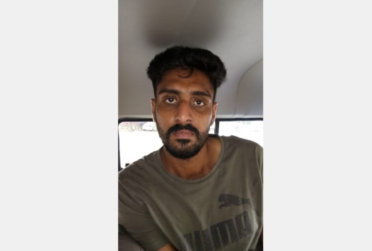 Punjab police constable arrested in connection with chain snatching  
