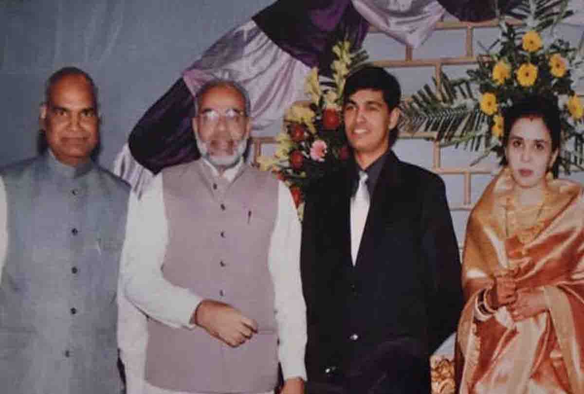 President Ramnath kovind with his wife and son in kanpur