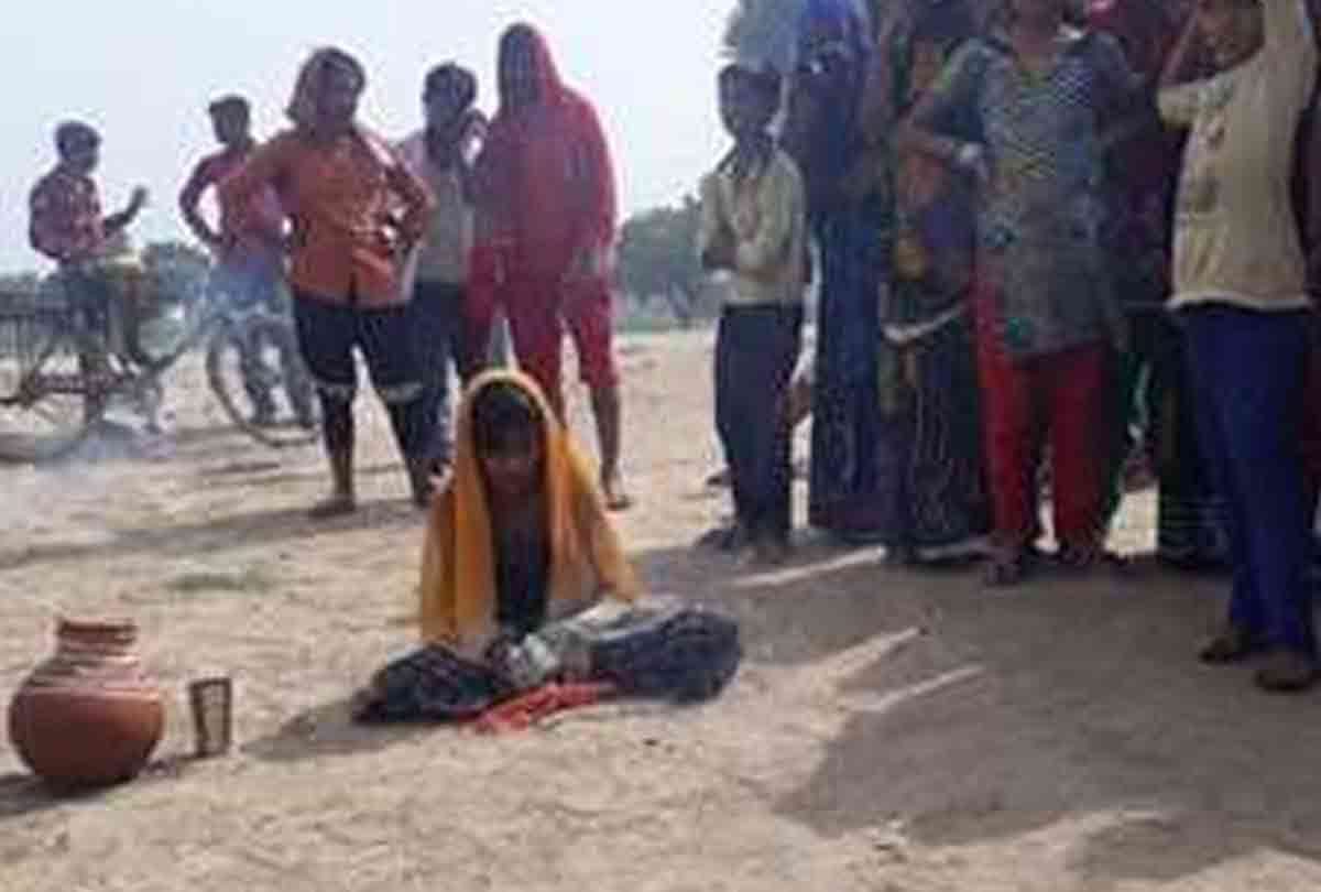 up hathras 7 year old girl doing yagya to impress lord indradev