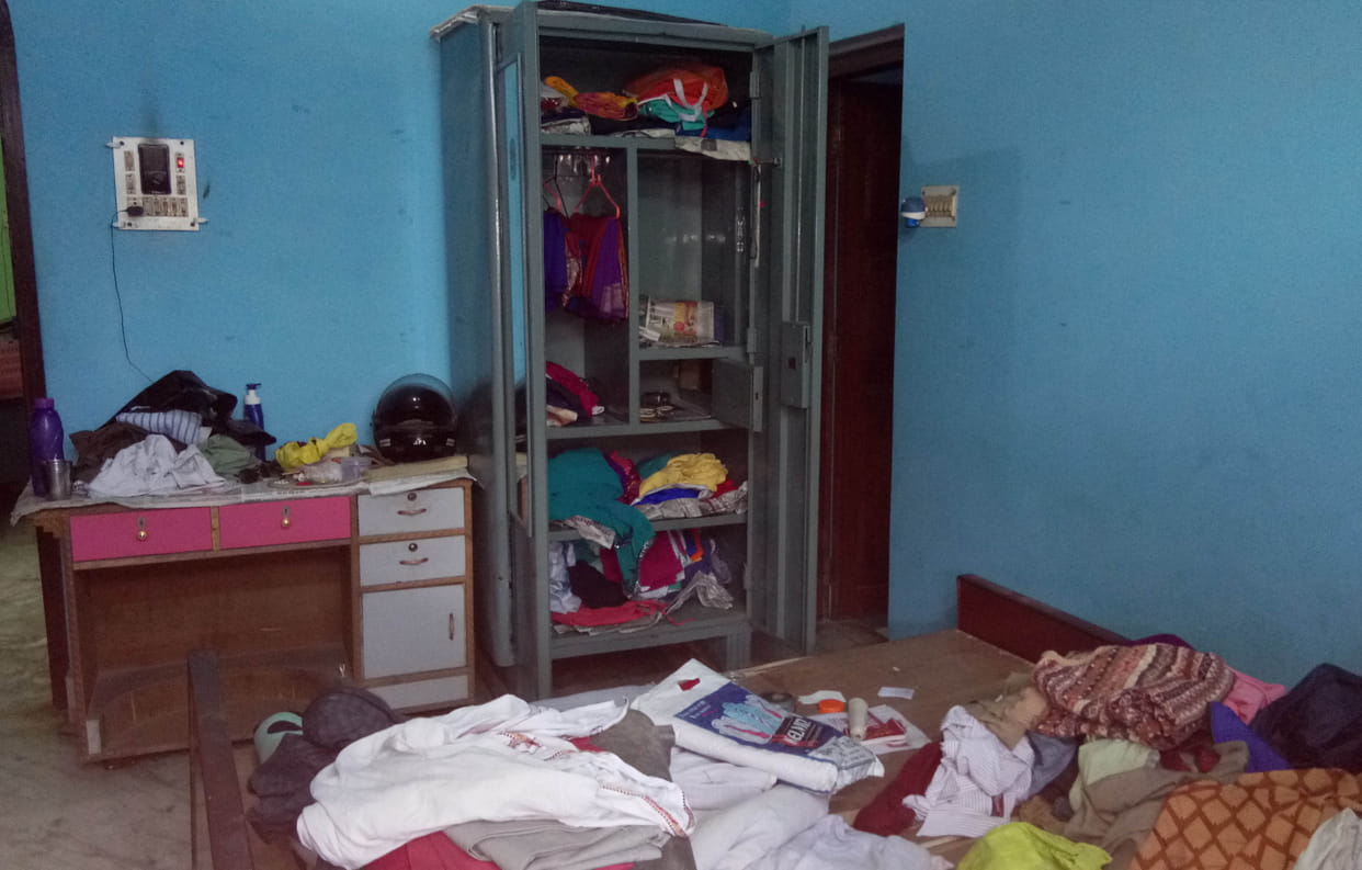 Rifles, five lakh jewelery and cash stolen