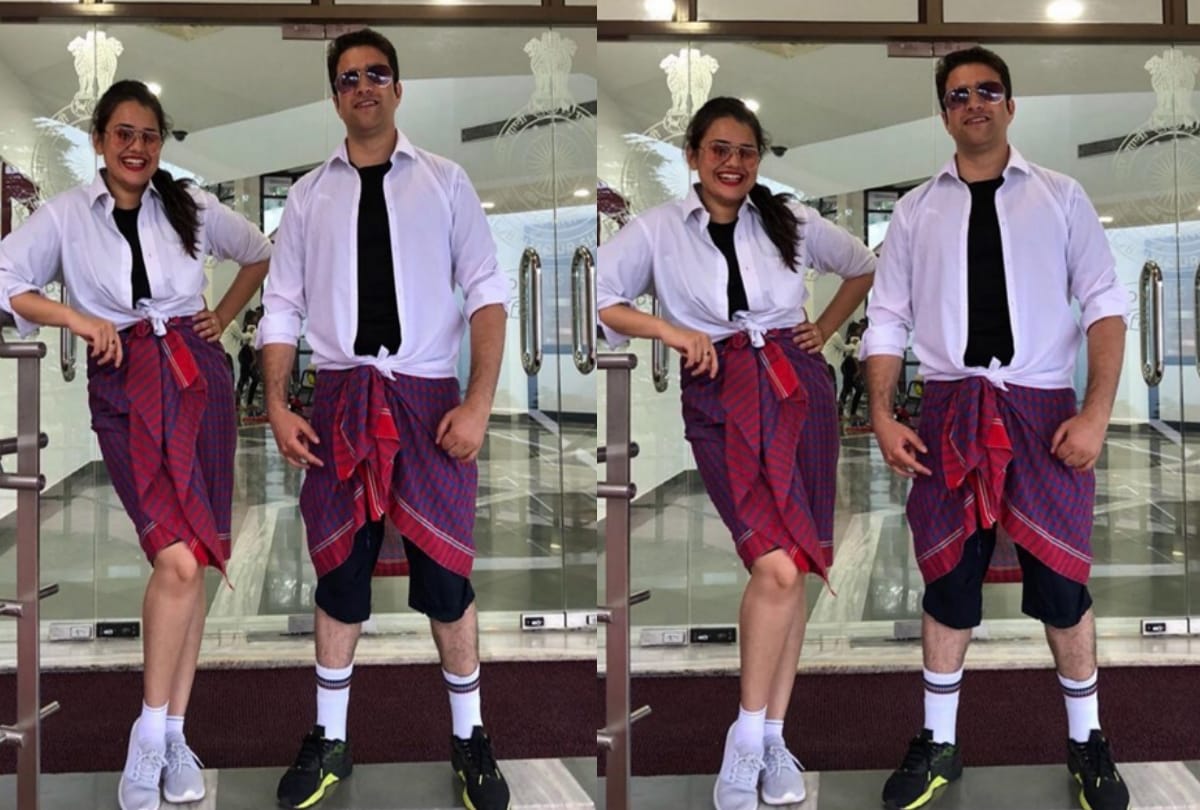 IAS tina dabi and atahar share lungi dance photo in instagram delhi ncr
