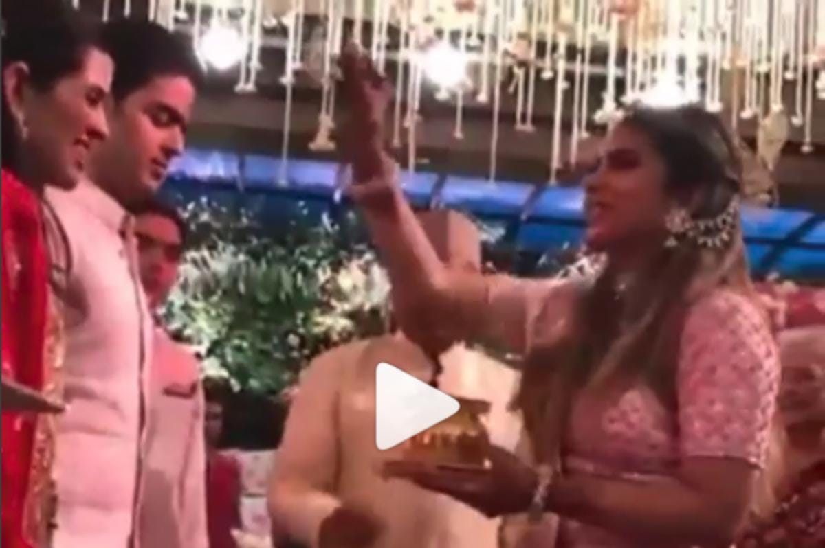 akash ambani and shloka mehta engagement party pics