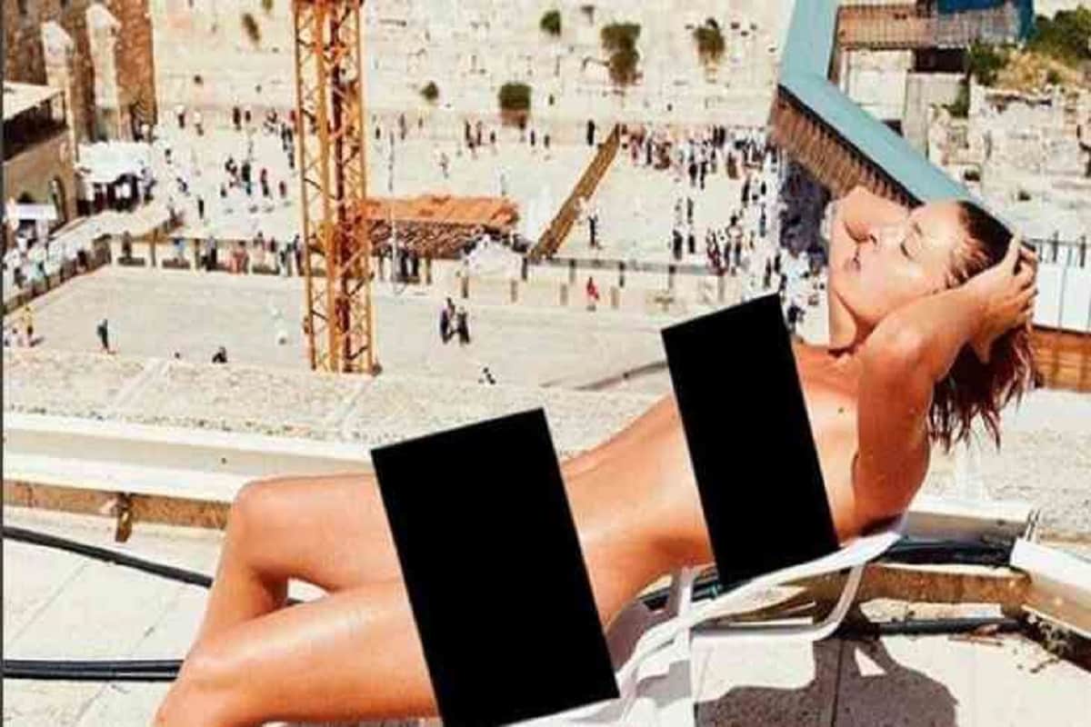 Marisa Papen naked photoshoot in front of sacred Wailing Wall