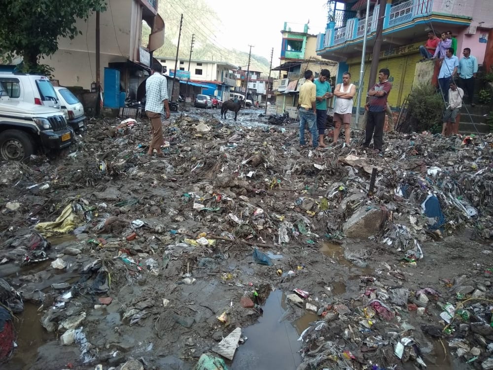 monsoon 2018 debris enter in many shops and many Highway closed