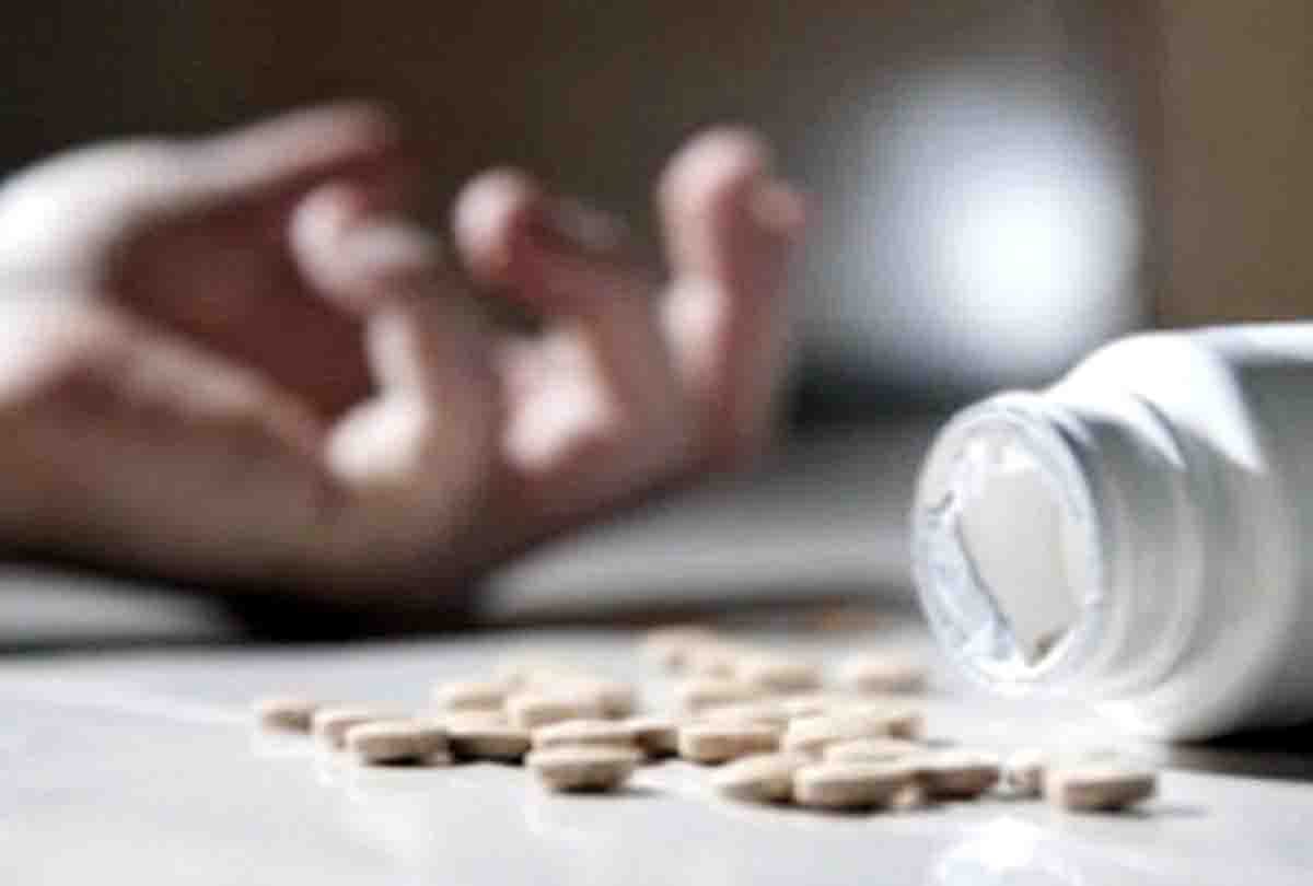 husband drank poison