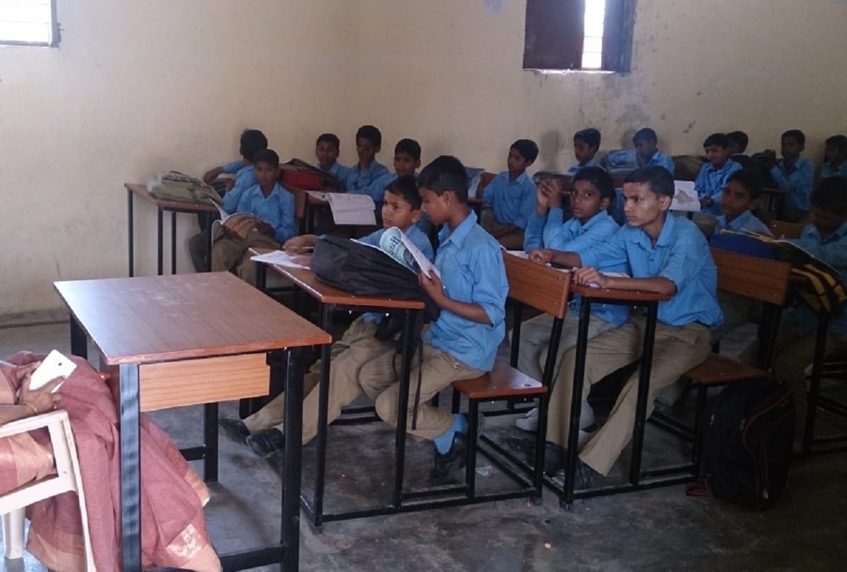  Students will get 50 rupees for 3 years every 6 months in gurugram