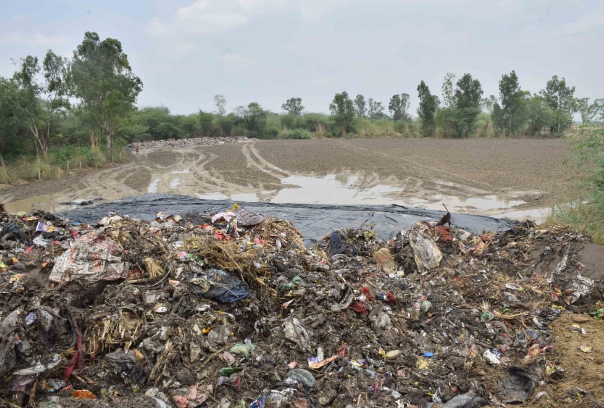 dumping ground, noida authority is giving wrong information in rti