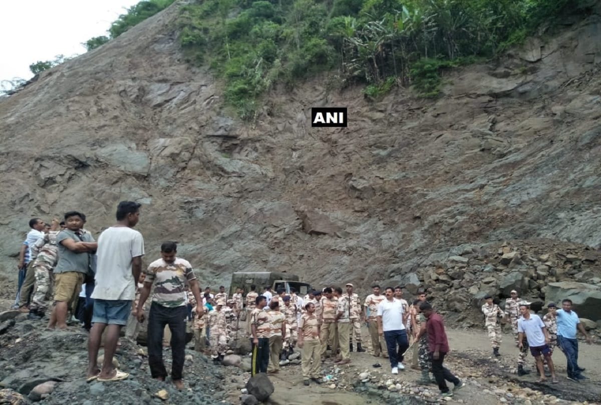Arunachal Pradesh: 4 ITBP personnel lost their lives after the bus hit by a boulder near Likabali 