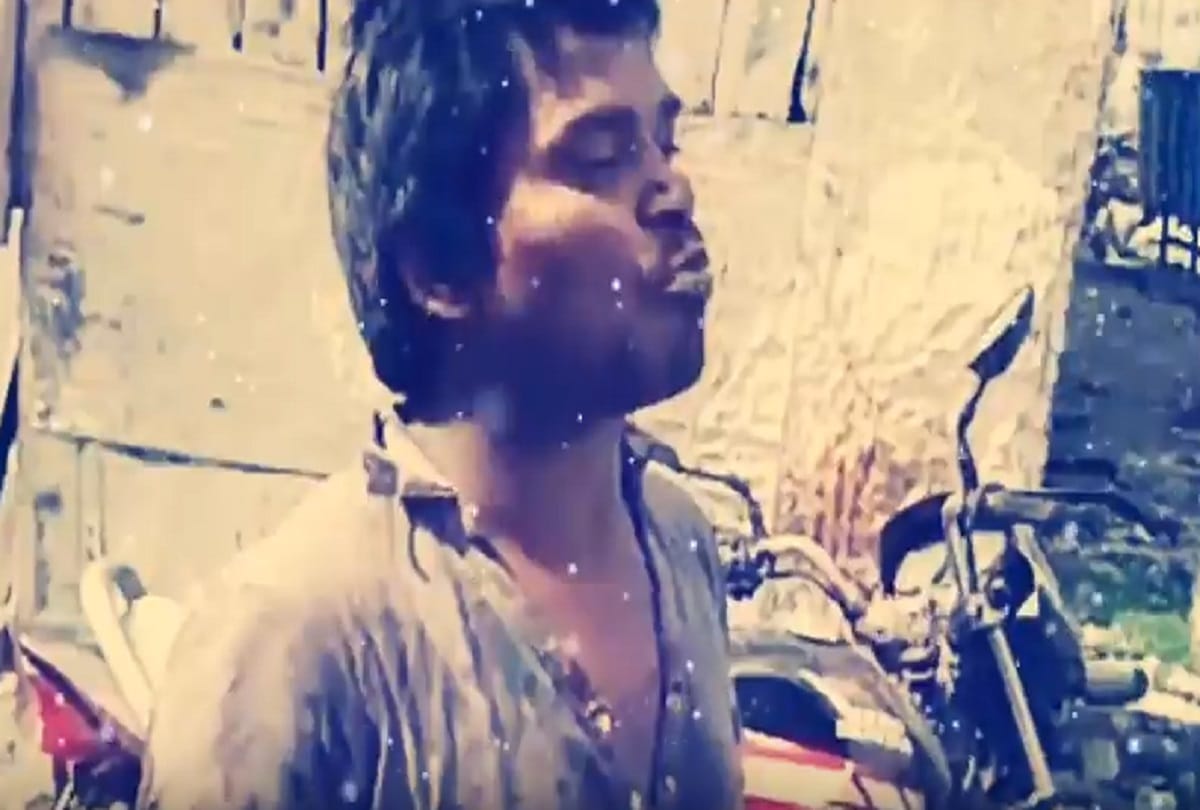 Video Being Viral of a man get water out of their mouth 