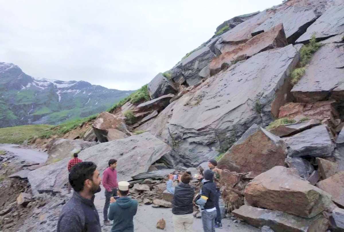 large scale loss due to heavy rainfall in himachal