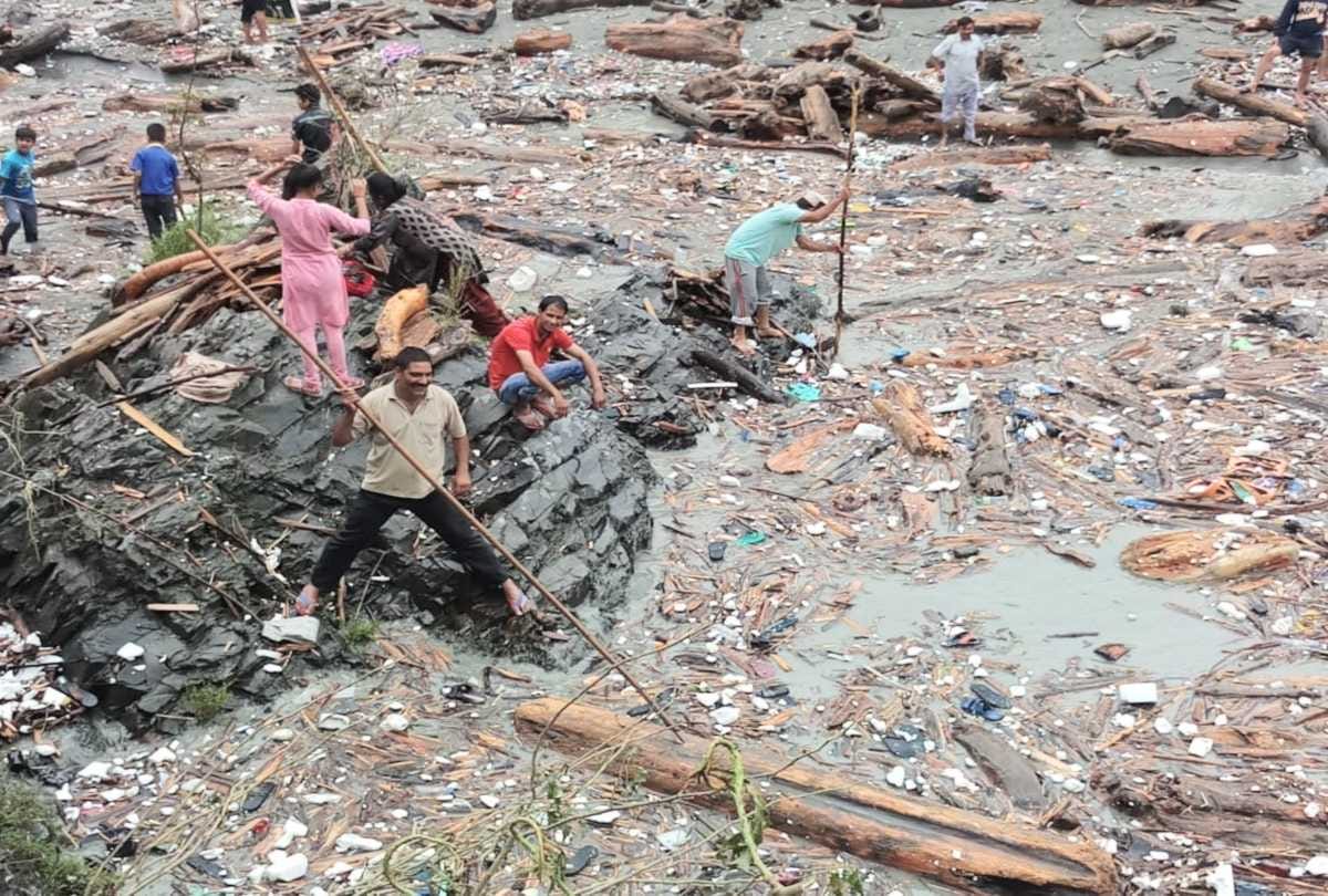 large scale loss due to heavy rainfall in himachal
