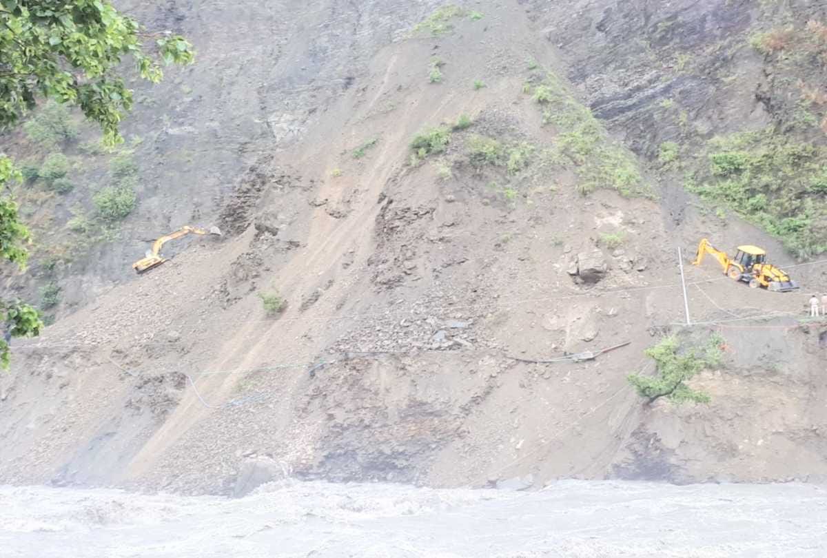 large scale loss due to heavy rainfall in himachal