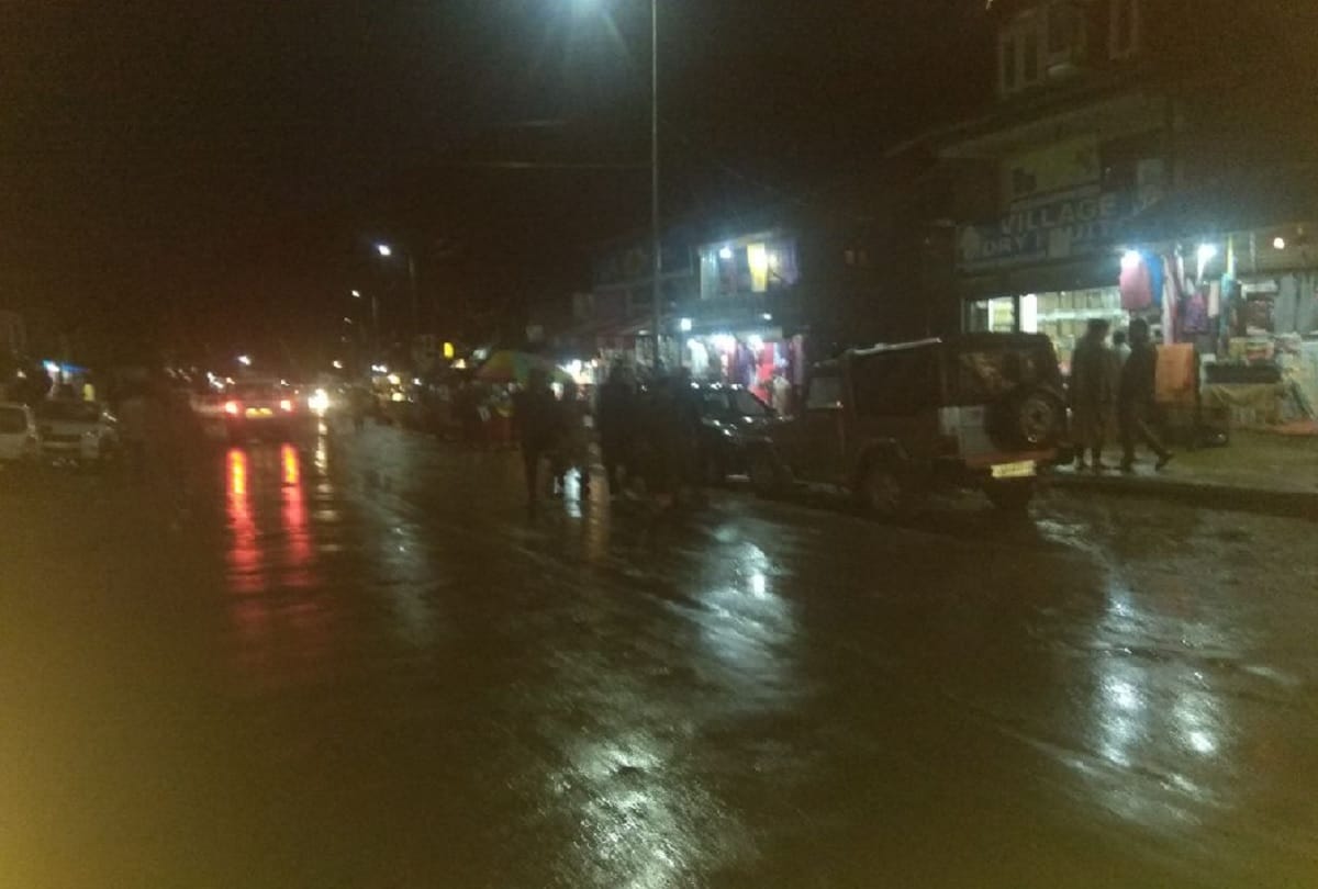 monsoon arrives heavy rain in Jammu temperature down people get relief