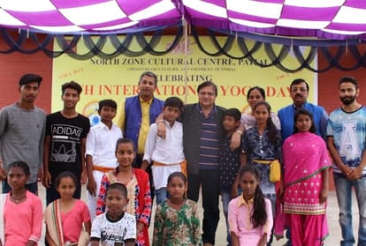  Actor Rakesh Bedi spent two days in Chandigarh, meeting with children in the workshop