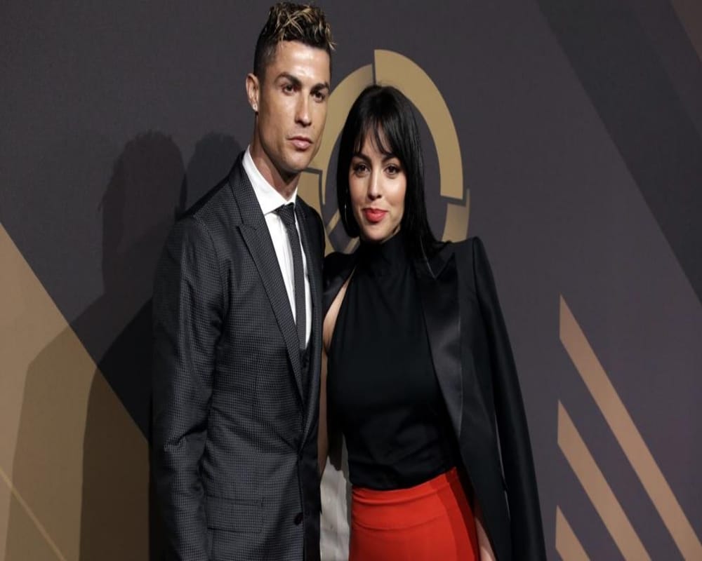 cristiano ronaldo given 16 lakh rupees to waiter in tip