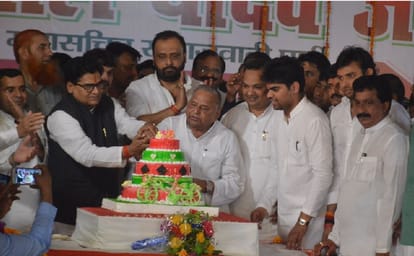 mulayam singh yadav said that SP gave employment to unemployed people