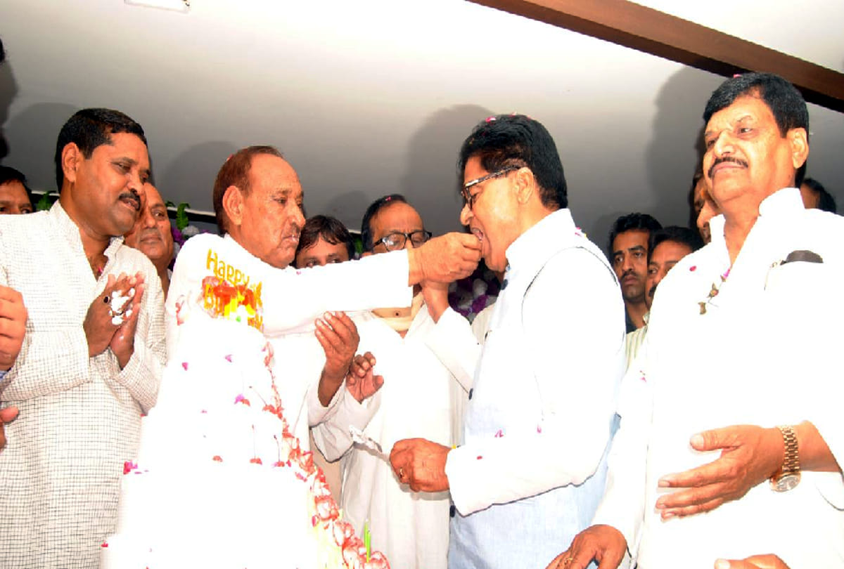 Shivpal Yadav reached on Ramgopal's birthday