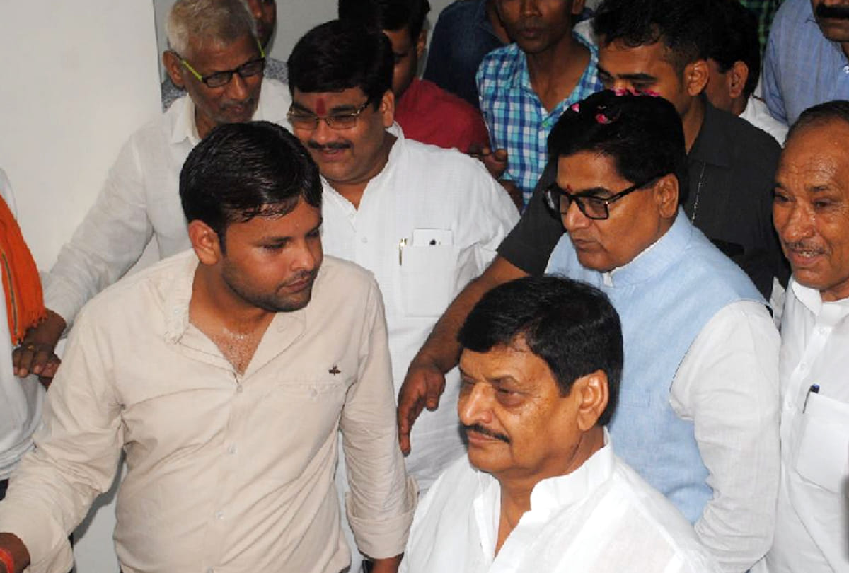 Shivpal Yadav reached on Ramgopal's birthday