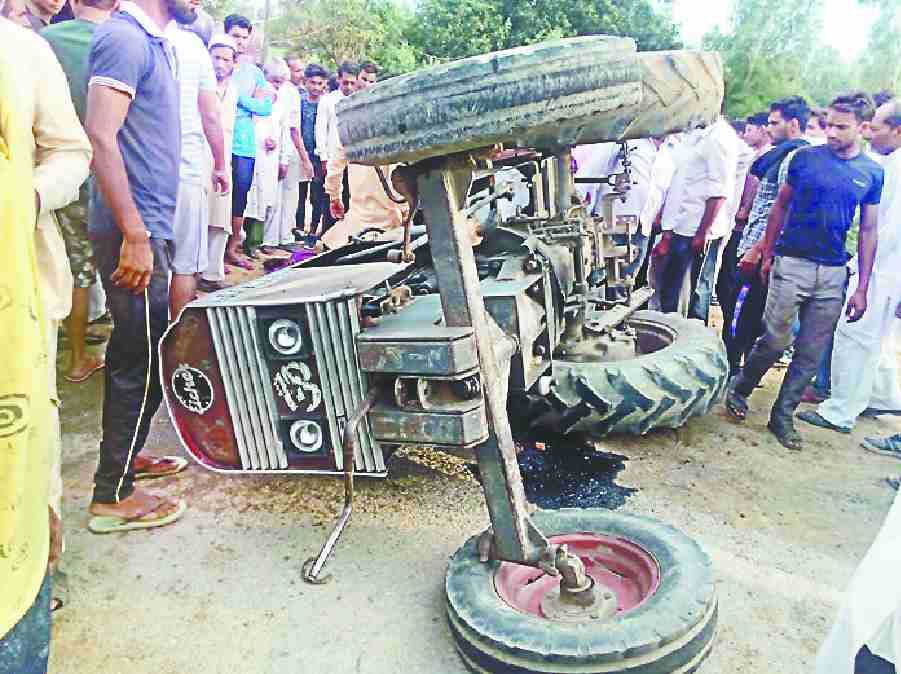 Jeep collided with truck, truck crashes