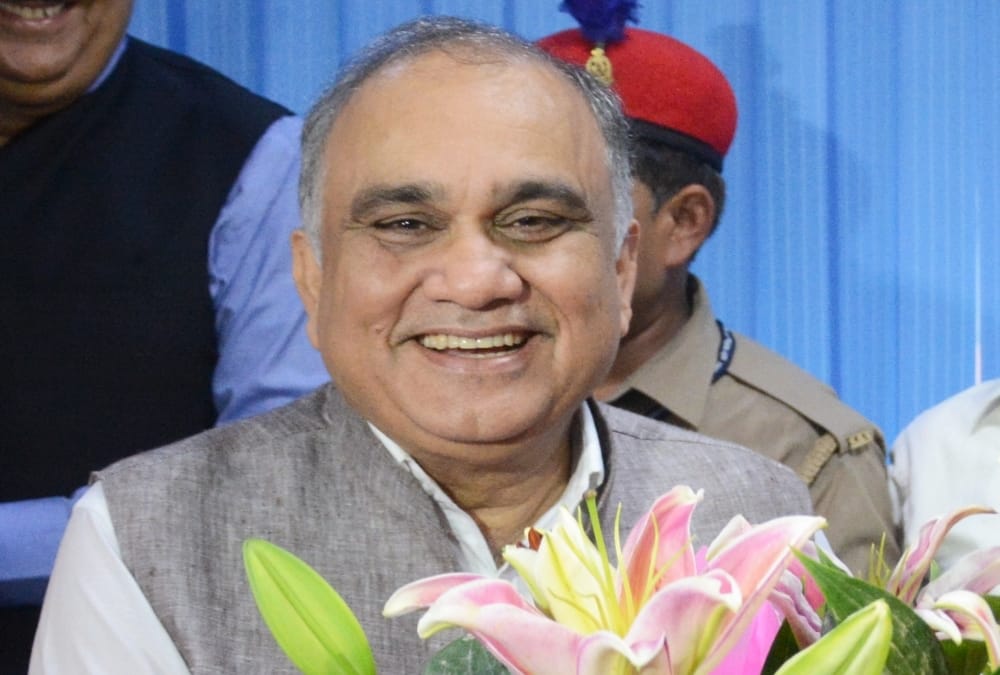 uttar pradesh chief secretary can get six months service expansion.