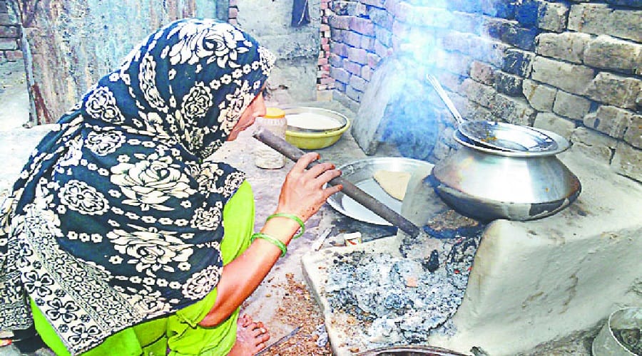 Ground Reports: 'Prime Minister Ujjwala Yojana', which is going on, know these poor families