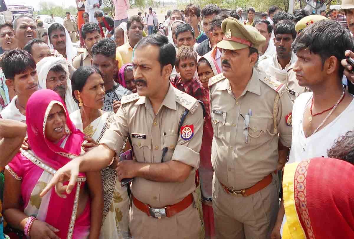 dead body found hanging on tree in hamirpur district
