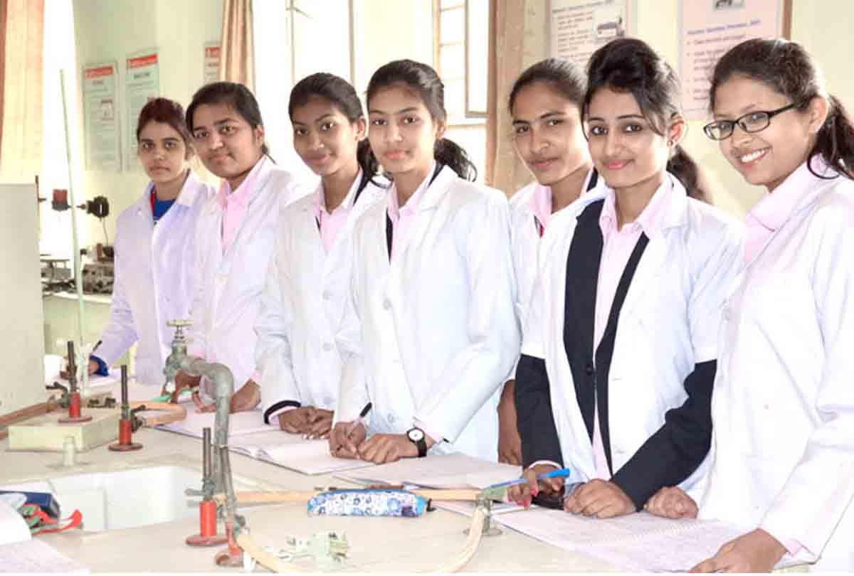 D Pharma fees one lakh and thirty thousand in csjmu kanpur
