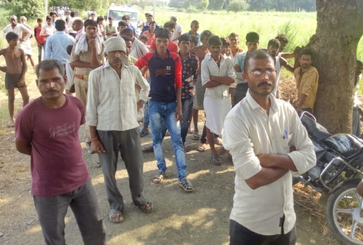 dead body of love couple found in farm of sugarcane in sitapur
