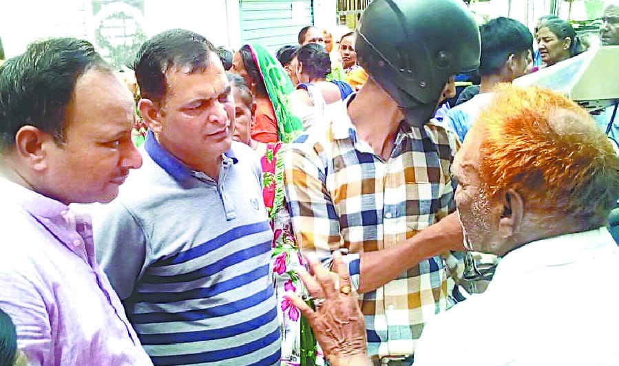 Consumers' ruckus at cheap gala shop