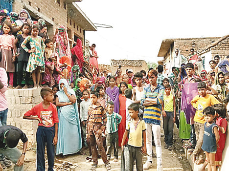 Husband hanged after wife's death