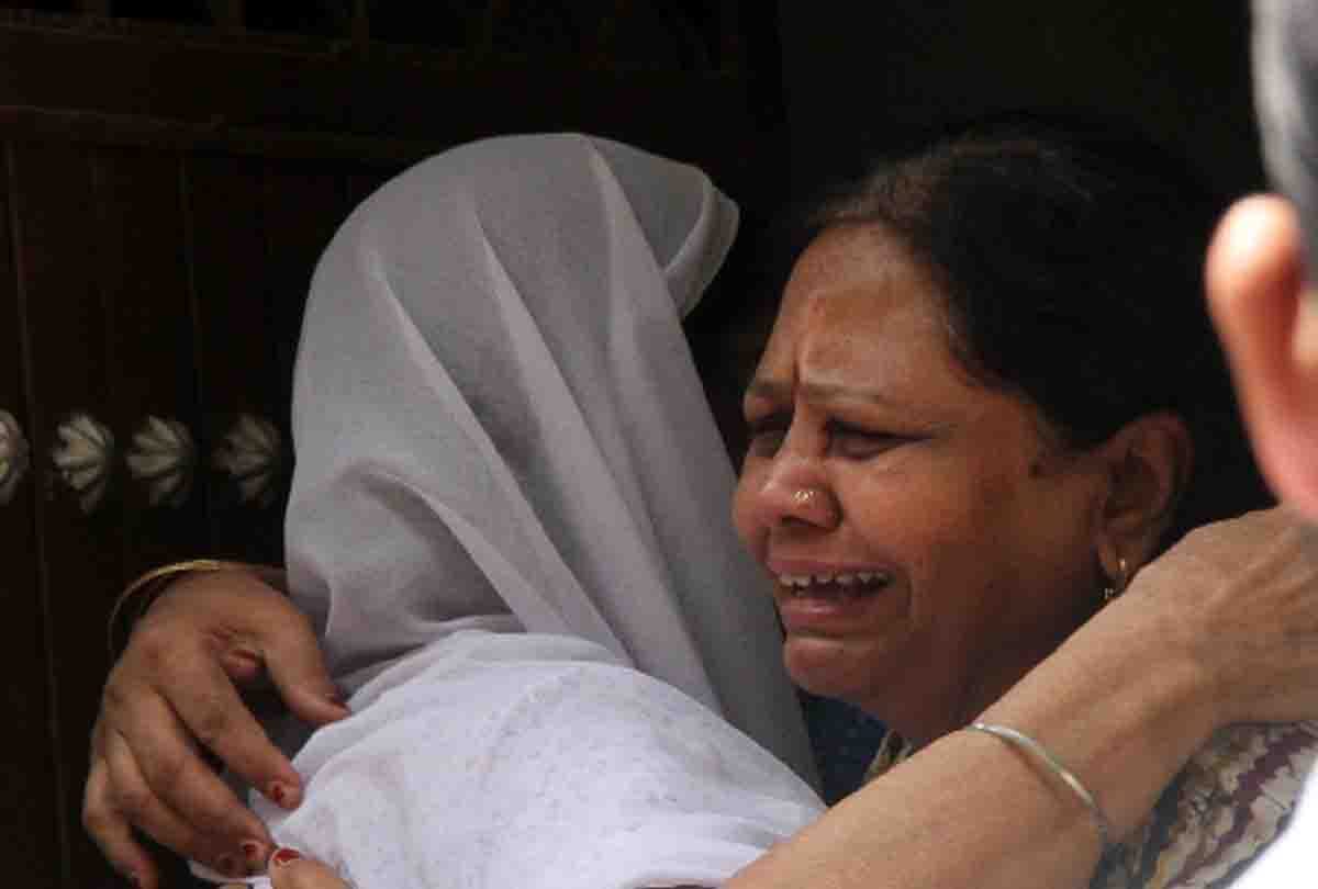 Specialists of Maulana Azad Medical College will test the dead bodies in burari hatyakand