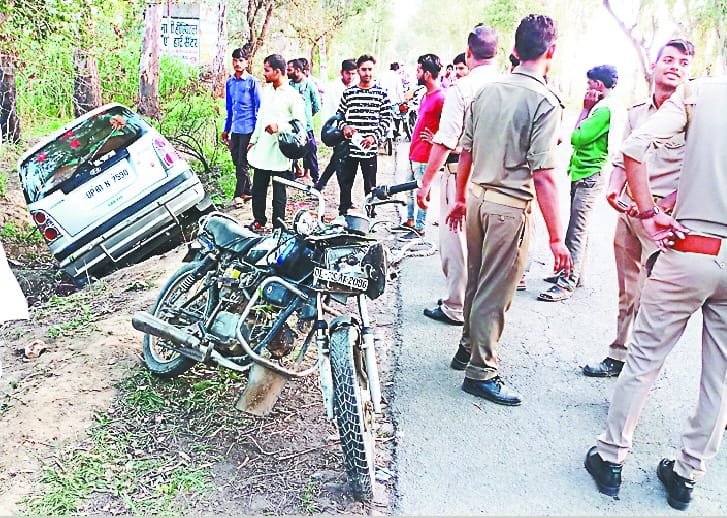 Unstoppable bus turns down after steering failure