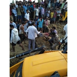 dropped farmers in borewell in sambhal