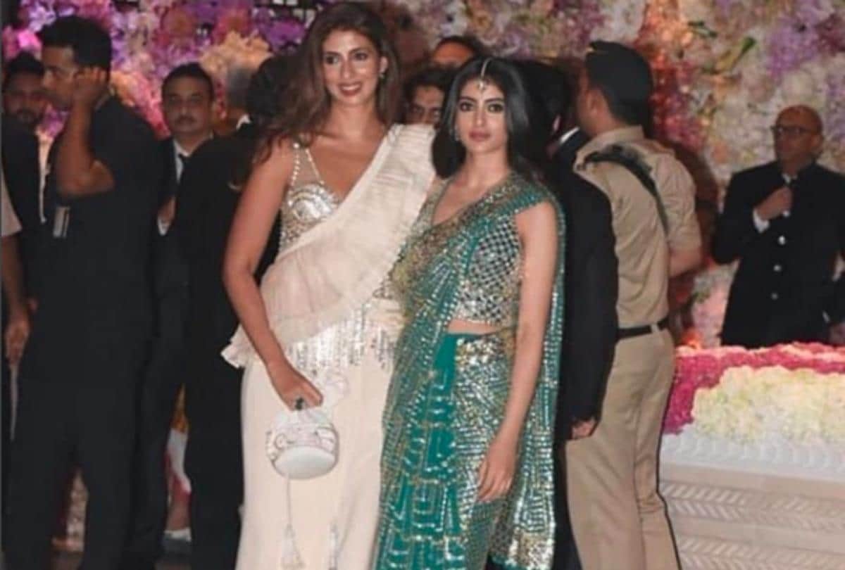 navya naveli wear saree at akash ambani engagement party
