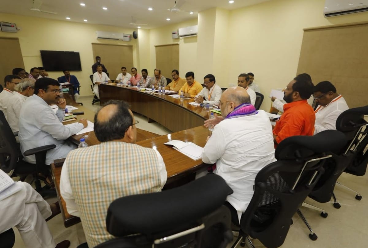 amit shah meets odisha party worker in bhuwneshwar on today  
