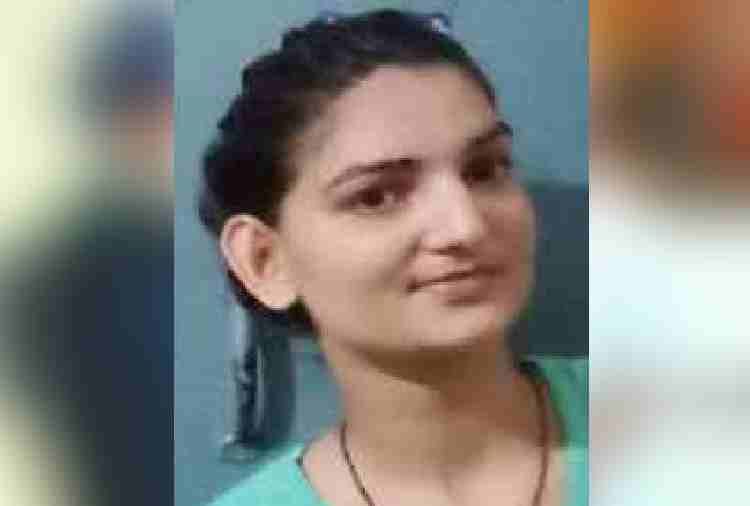 21 years old girl shoots herself with father gun in mdu rohtak