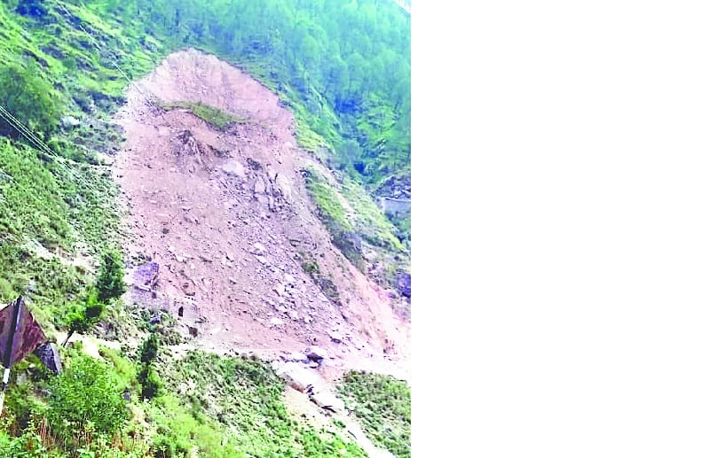 सड़कों की सेहत पर भारी पड़ रही प्री मॉनसून की बारिश