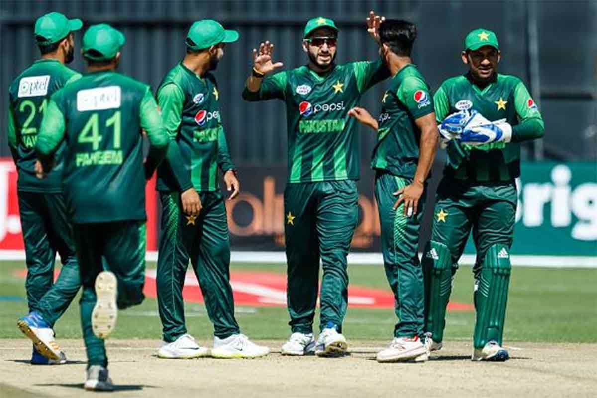 Pakistan Cricket Board pcb bans wives of players from traveling during World Cup 2019