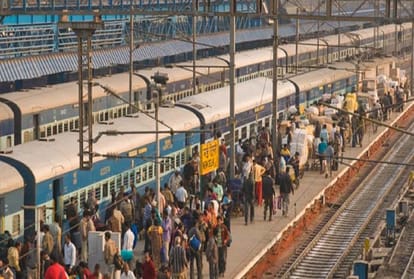now get real time status of train through whatsapp