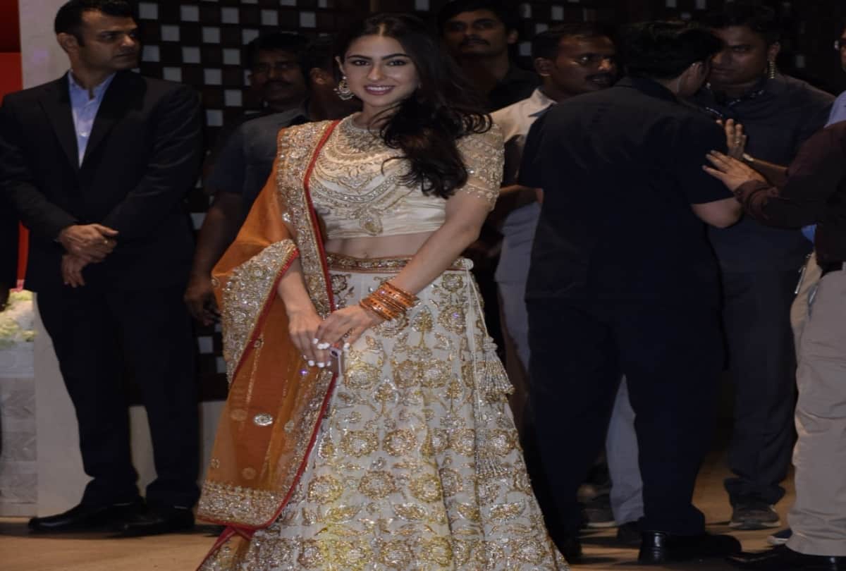 This Is How Kareena Kapoor Helping Daughter Sara Ali Khan For Her Career