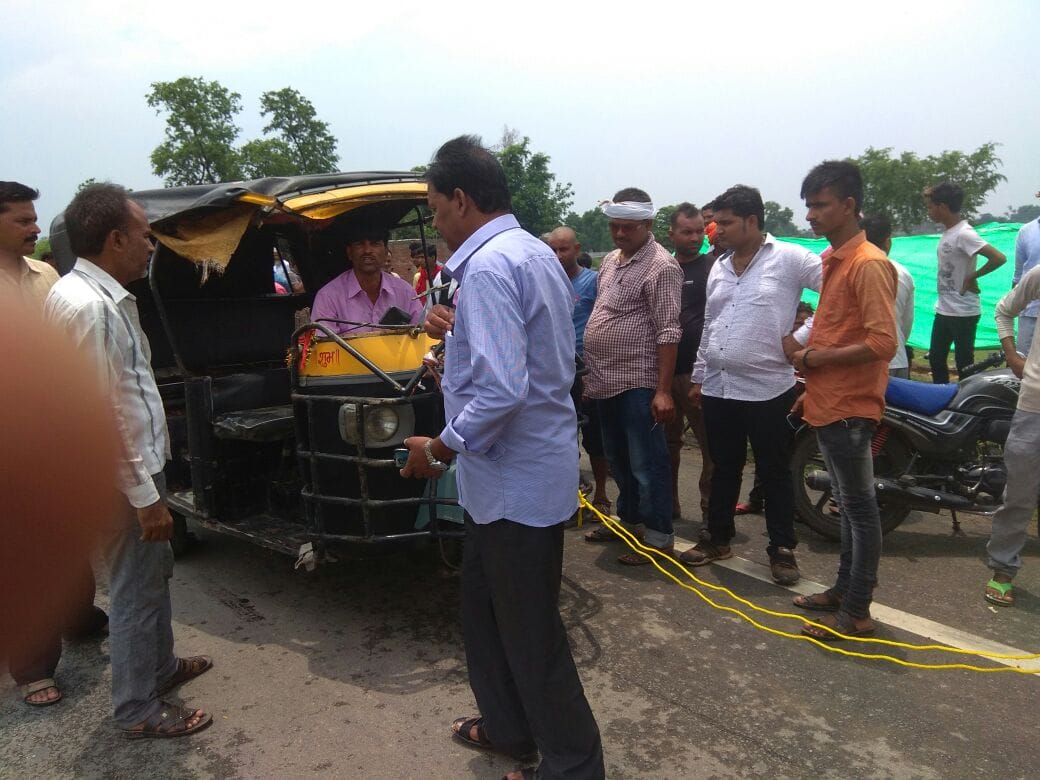 Women killed, 12 wounded in collision with Tempo-Jeep