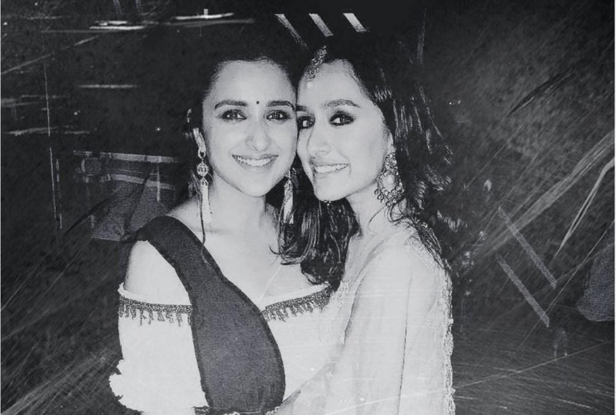 parineeti chopra adjust her dress at akash ambani engagement party