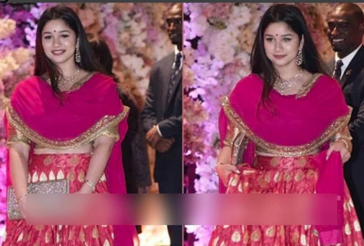 sara tendulkar look beautiful at akash ambani engagement party