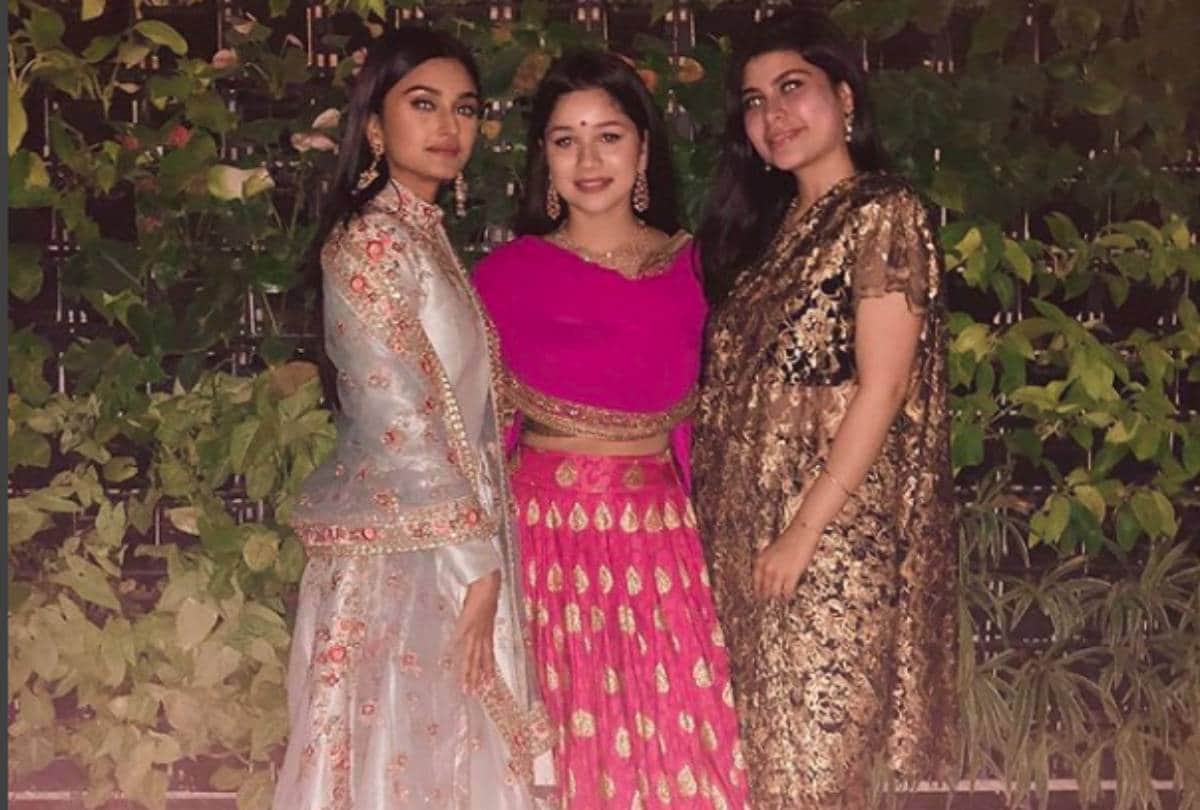 sara tendulkar look beautiful at akash ambani engagement party