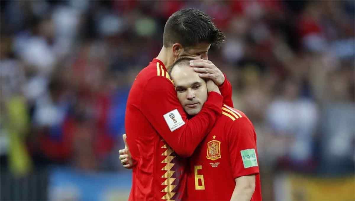 andres iniesta announces retirement from international football