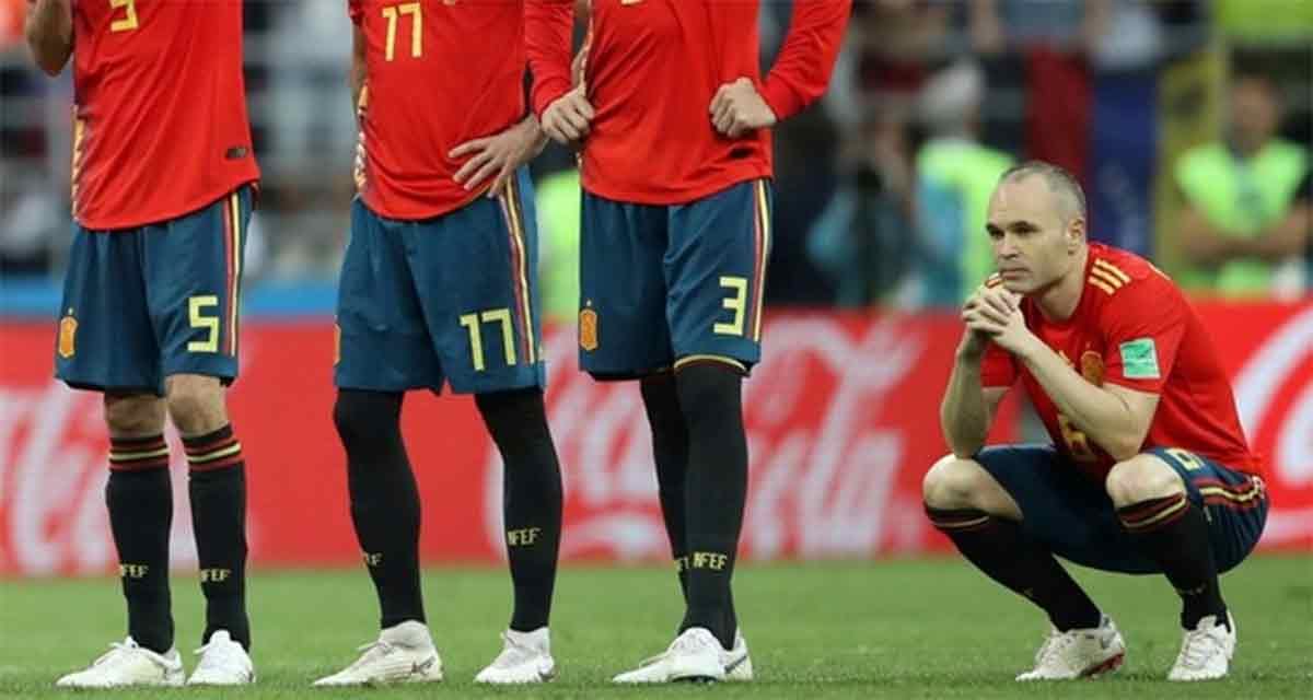 andres iniesta announces retirement from international football