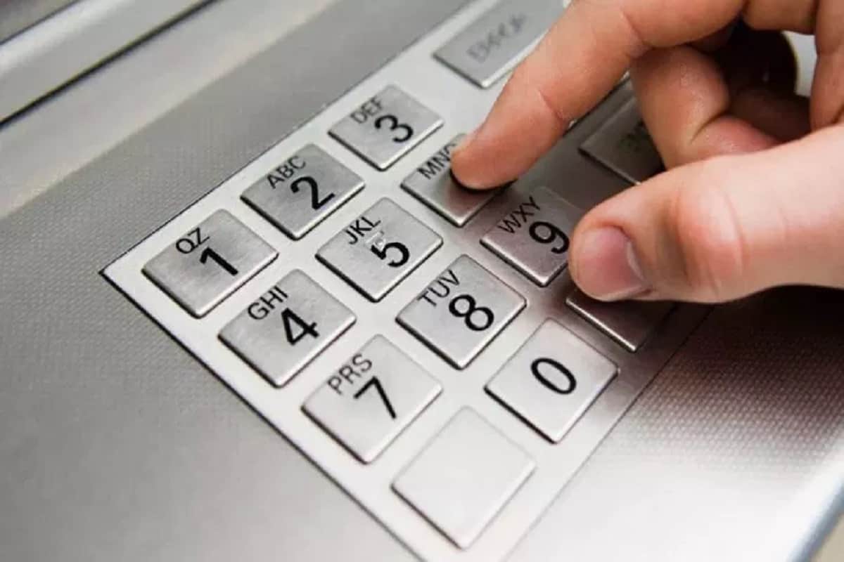 ATM frauds are rising, tips to protect yourself know here