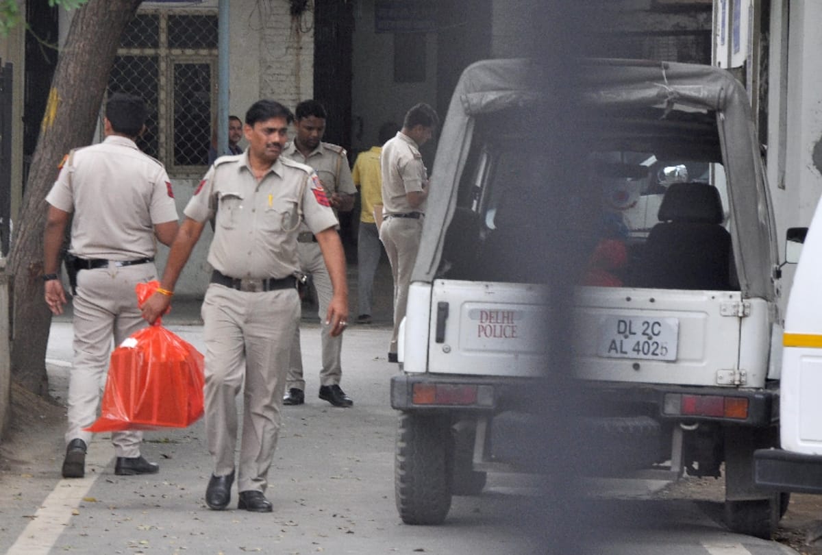 Unknown man send a letter to police about burari murder mystery